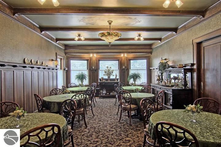 230 Wellington Street, Traverse City, MI 49686